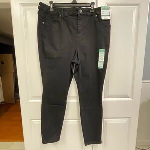 BRAND NEW WOMEN'S SIZE 18W  PETITE TERRA & SKY BLACK SKINNY JEANS High Rise
